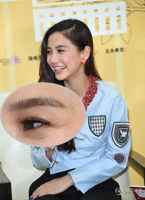 Angelababy v&ocirc; tư x&aacute;ch quần, ngo&aacute;y mũi tr&ecirc;n s&acirc;n khấu 4