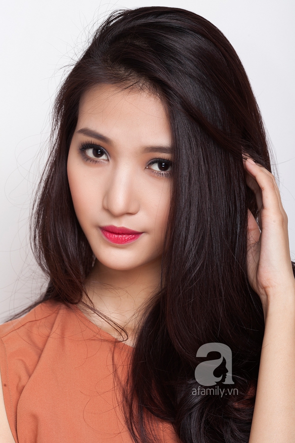 Thay đổi nhanh cách trang điểm, làm tóc từ công sở tới tiệc tối 8 Thay đổi nhanh cách trang điểm, làm tóc từ công sở tới tiệc tối 8