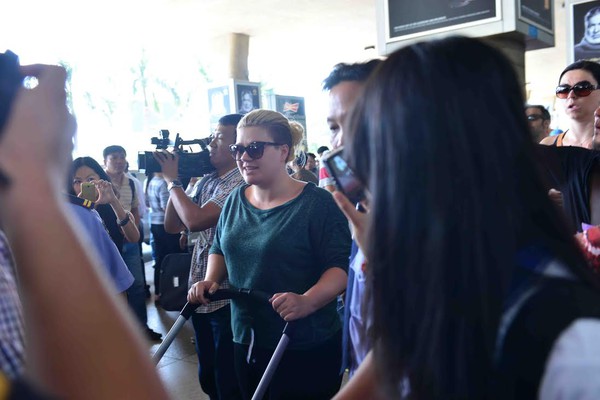 Kelly Clarkson cùng con gái 6 tháng tuổi đến Việt Nam 2
