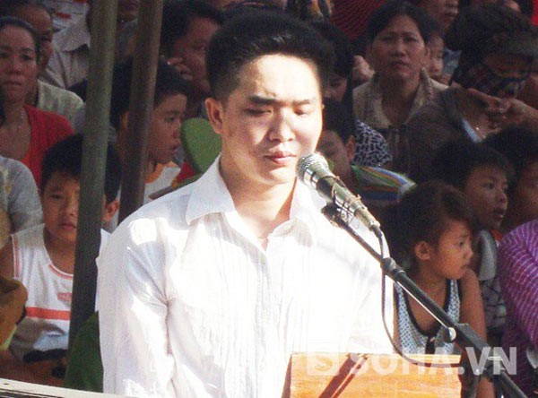 Cuồng s&aacute;t d&atilde; man 2 b&eacute; g&aacute;i sinh đ&ocirc;i 7 th&aacute;ng tuổi 1