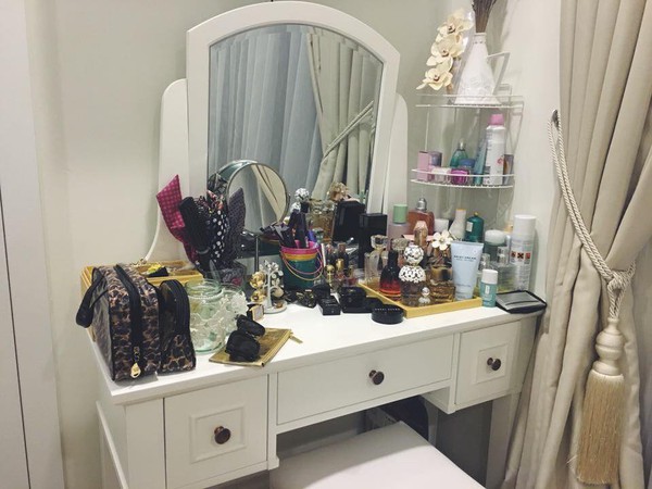 khoe bàn trang điểm 