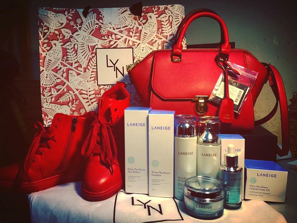 khoe bàn trang điểm  khoe bàn trang điểm 