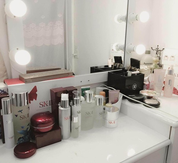 khoe bàn trang điểm 