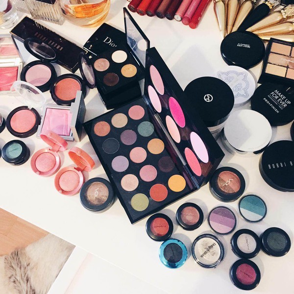 khoe bàn trang điểm 