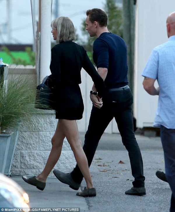 Tom Hiddleston và Taylor Swift