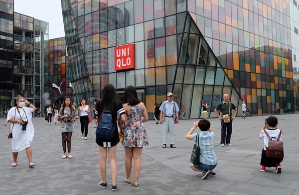 chụp ảnh tại Uniqlo_4