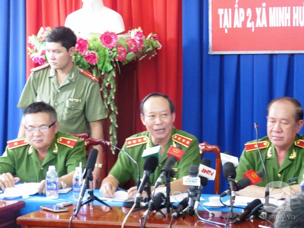 Họp b&aacute;o vụ thảm s&aacute;t B&igrave;nh Phước