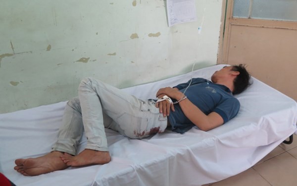 Trinh sát bắn trúng mông kẻ cướp giật iPhone 6 giữa trung tâm Sài Gòn  1