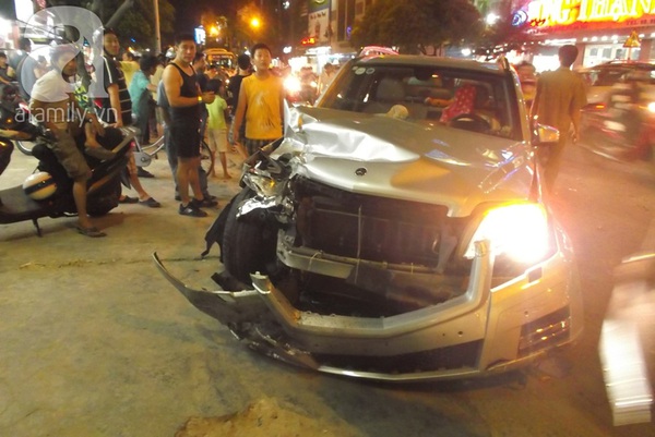 TP.HCM: Ô tô gây tai nạn liên hoàn, 4 người bị thương nặng 2