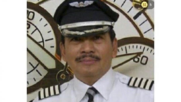 Chân dung cơ trưởng trên chuyến bay mất tích QZ8501 của hãng AirAsia 1