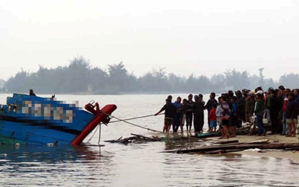 Chìm tàu ở Thái Bình, 6 người tử vong 1