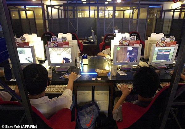 Đột tử vì chơi game liên tiếp 3 ngày ở quán cafe internet 1 Đột tử vì chơi game liên tiếp 3 ngày ở quán cafe internet 1