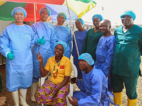 Bệnh nhân Ebola cuối cùng ở Liberia xuất viện 4