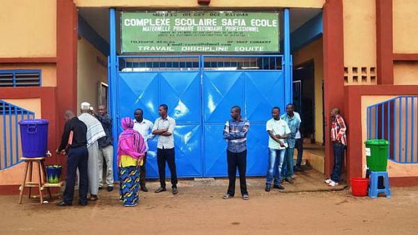 Đám đông tấn công nhân viên y tế và trung tâm điều trị Ebola ở Guinea 1