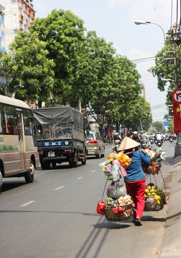 Cảnh yên bình trên phố Sài Gòn vào ngày đầu nghỉ lễ