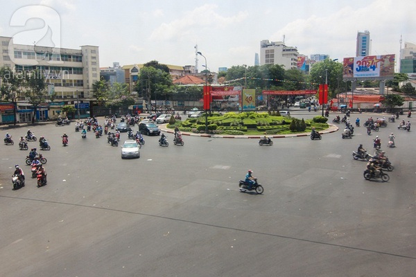 Cảnh yên bình trên phố Sài Gòn vào ngày đầu nghỉ lễ