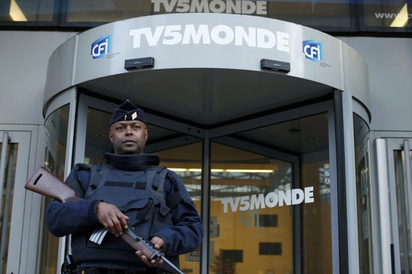 Đài truyền hình Pháp bị tin tặc của phiến quân IS 