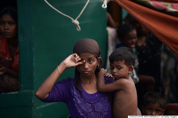 Ánh mắt ám ảnh của 400 người tị nạn trong cơn đói khát