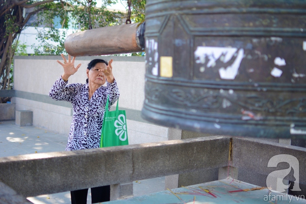 Rằm tháng Giêng, các chùa lớn ở Sài Gòn đông nghẹt người đến làm lễ 5