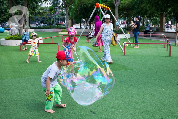 Làm bong bóng khổng lồ 2