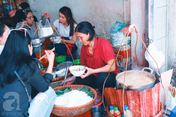 bún ốc cô thêm