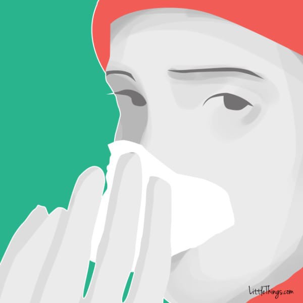 đặt vi&ecirc;n đ&aacute; lạnh l&ecirc;n cổ