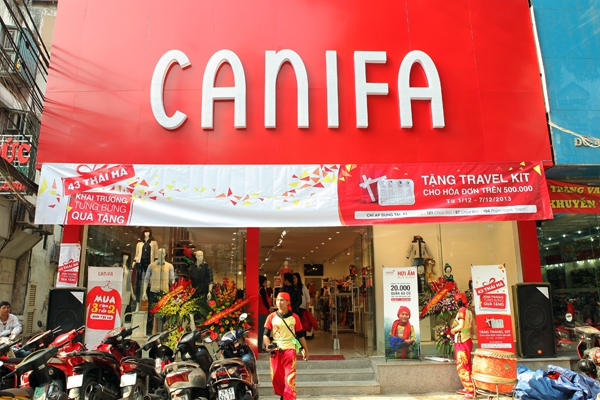 CANIFA đấu giá thành công bộ sưu tập 