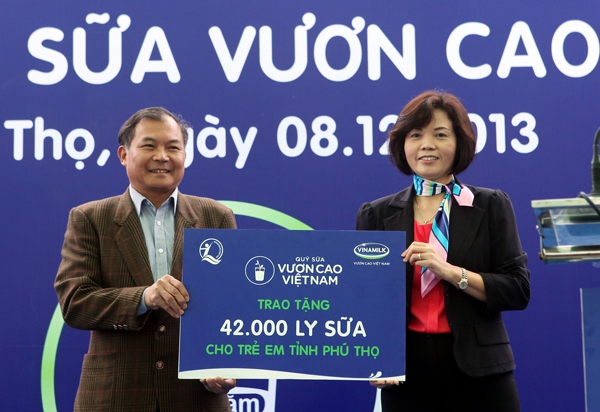 Quỹ sữa Vươn cao Việt Nam 2013 đến với trẻ em tỉnh Phú Thọ 2 Quỹ sữa Vươn cao Việt Nam 2013 đến với trẻ em tỉnh Phú Thọ 2