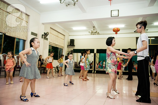 Kiện tướng Nhã Khanh chia sẻ bí quyết học dancesport cho bé 6