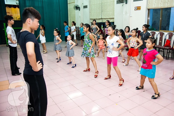 Kiện tướng Nhã Khanh chia sẻ bí quyết học dancesport cho bé 5