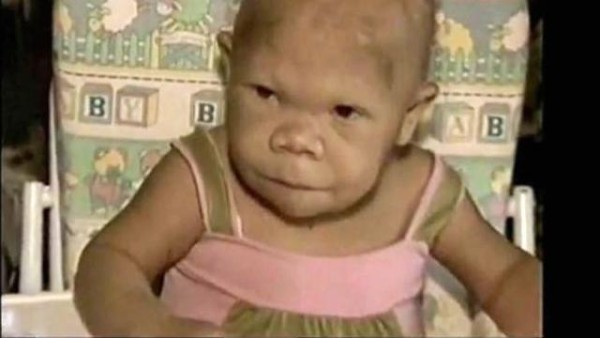 Những c&ocirc; g&aacute;i c&oacute; vẻ ngo&agrave;i cực kỳ kh&aacute;c thường 11