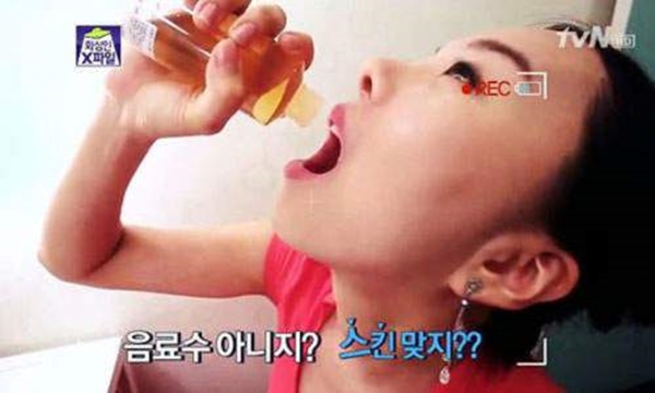 Mỹ nữ H&agrave;n nghiện ăn... mỹ phẩm 5