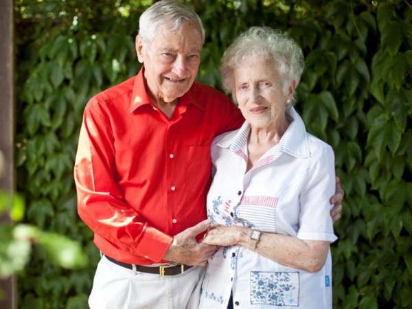 Cặp đôi kết hôn sau 70 năm yêu nhau 1