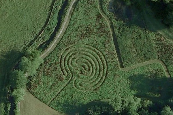Vòng tròn bí ẩn xuất hiện ở vùng nông thôn nước Anh 1