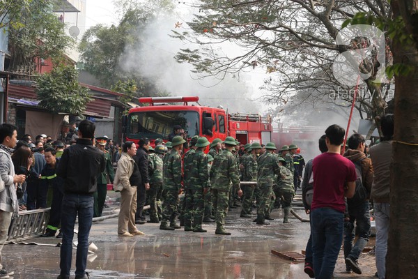 Hà Nội: Cháy kho hàng Tết trên đường Hồng Hà phát hiện nhiều pháo hoa lậu 19