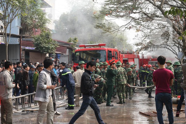 Hà Nội: Cháy kho hàng Tết trên đường Hồng Hà phát hiện nhiều pháo hoa lậu 20
