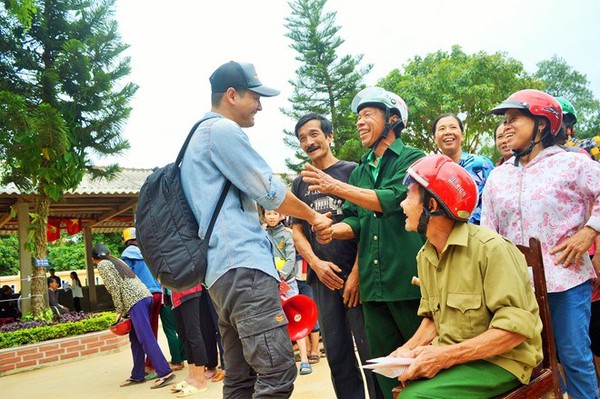 từ thiện để l&agrave;m g&igrave;