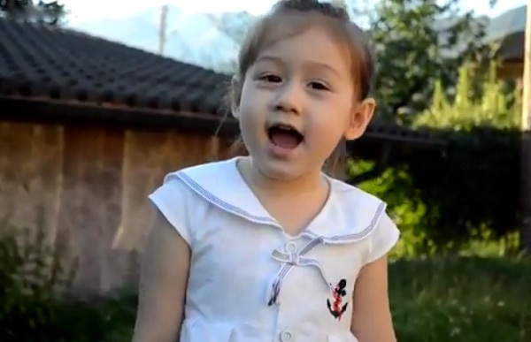 Mê mẩn với những bé gái Việt có khuôn mặt thiên thần 8