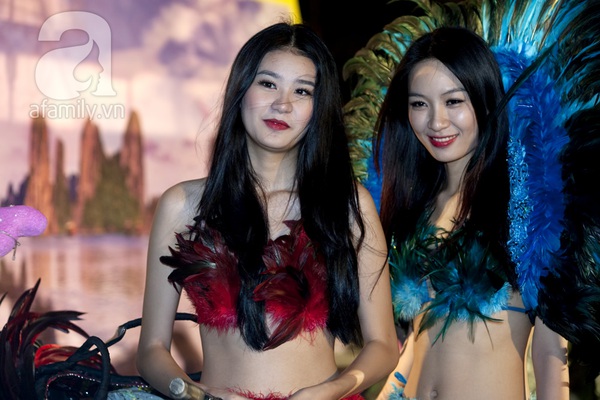 Ngắm những cô gái xinh đẹp tại Carnaval Hạ Long 2013 5