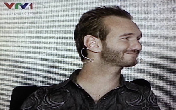 Nick Vujicic nói "Tôi yêu các bạn" bằng tiếng Việt Nam 13