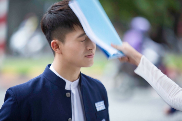4 năm 2 ch&agrave;ng một t&igrave;nh y&ecirc;u
