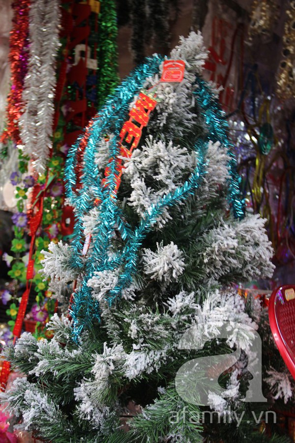 Đầu tháng 12, cửa hàng trang trí, quà tặng Noel đã hoạt động hết công suất 5