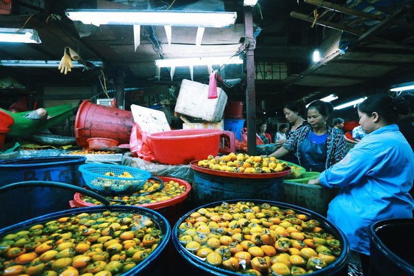 Ngắm một Hà Nội rất đẹp qua chùm ảnh ở những khu chợ nổi tiếng! 28