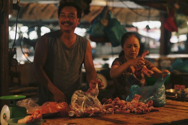 Ngắm một Hà Nội rất đẹp qua chùm ảnh ở những khu chợ nổi tiếng! 14