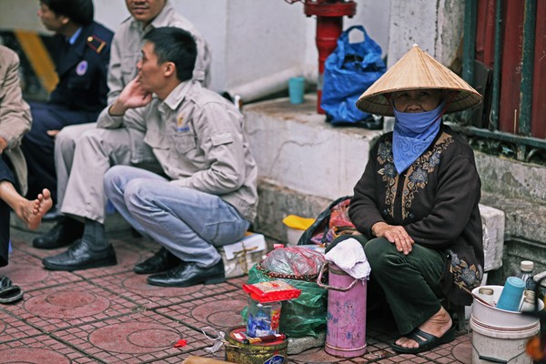 Ch&ugrave;m ảnh: Y&ecirc;u dấu v&agrave; &ecirc;m đềm những s&aacute;ng chớm đ&ocirc;ng H&agrave; Nội 13