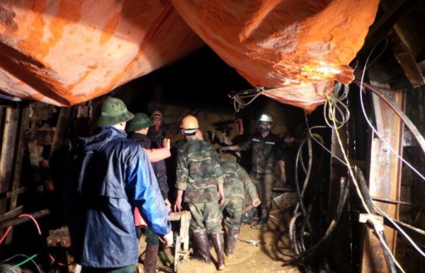  Bốn ngày nghẹt thở giải cứu 12 công nhân sập hầm Đạ Dâng qua ảnh 12