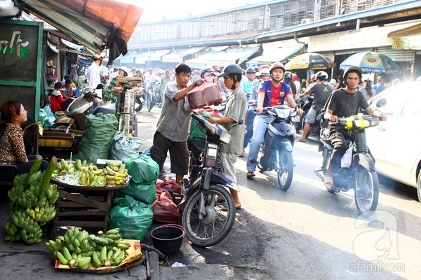 Ngắm S&agrave;i G&ograve;n qua những đổi thay ở c&aacute;c khu chợ 10