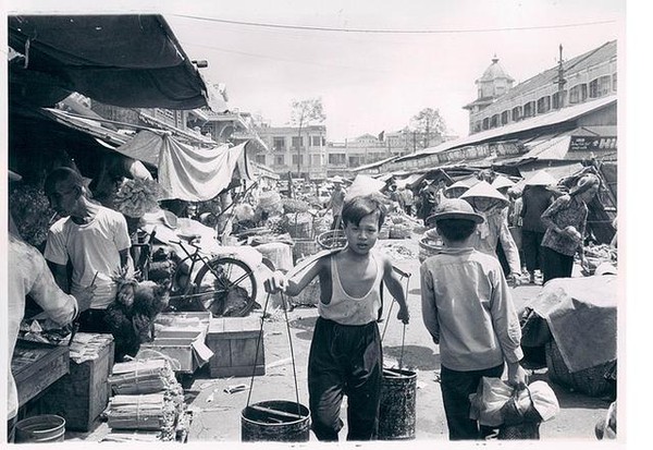 Ngắm Sài Gòn qua những đổi thay ở các khu chợ 9