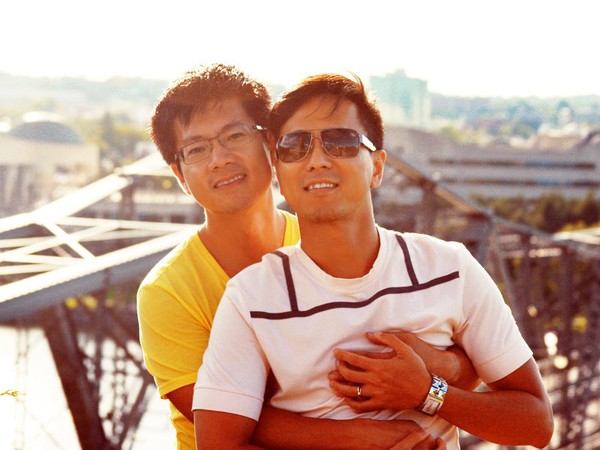 Chuyện tình 12 năm tuyệt đẹp của cặp đôi đồng tính gốc Việt điển trai 11