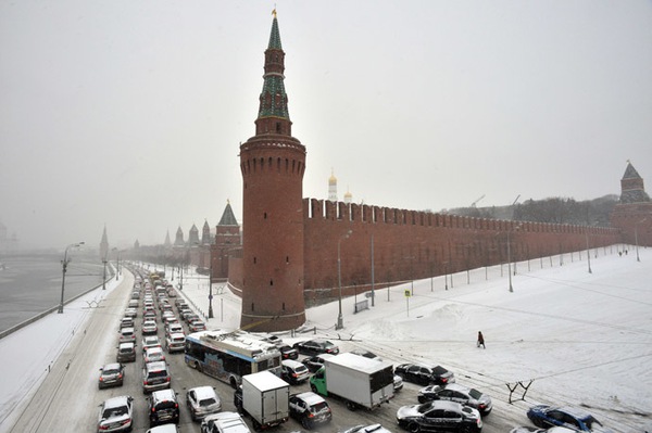 Tuyết rơi kỷ lục ở Nga: một giờ - 500 tai nạn, 200 chuyến bay bị hoãn 3